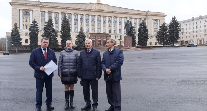 Депутаты-коммунисты будут бойкотировать работу липецкого облсовета