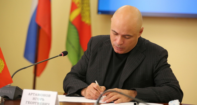 Общероссийский рейтинг липецкого губернатора мог рухнуть из-за скандала в Краснинской больнице