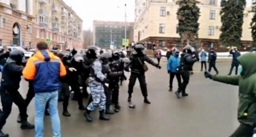 Распыление газового баллончика против полицейских на митинге в Липецке вылилось в уголовное дело