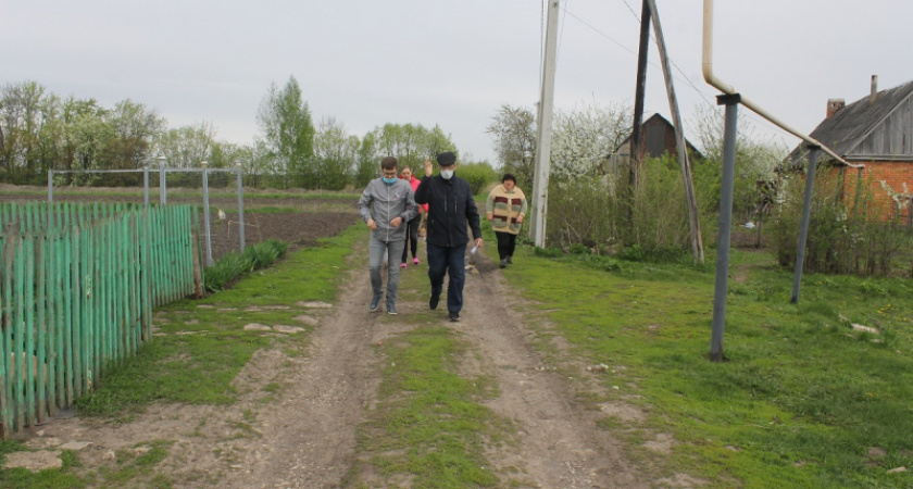 Жители липецкого села пожаловались организации Владимира Путина на плохие дороги и благоустройство