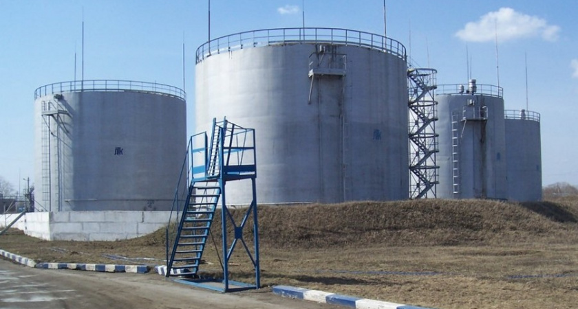 Нефтебазы Липецкой топливной компании начали продавать на торгах
