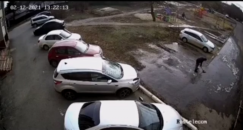 Ликвидацию лужи мэр Липецка Евгения Уваркина назвала «временным решением»
