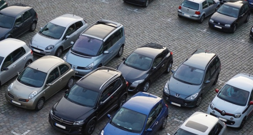 Липецк будут освобождать от припаркованных на дорогах автомобилей