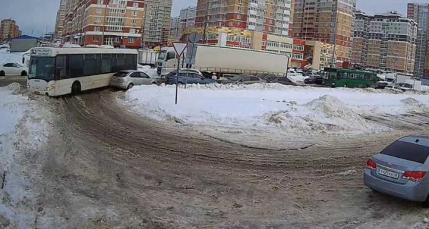 На Елецкий микрорайон автобусы вновь осуществляют заезд 