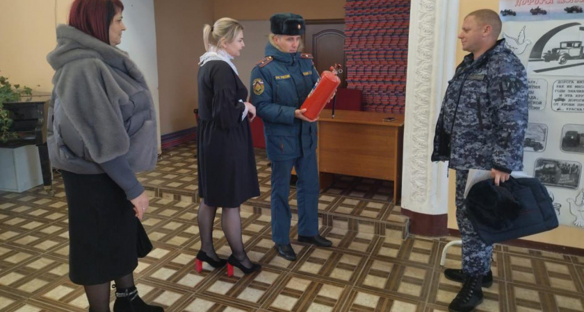 В Липецкой области силовики проверяют безопасность избирательных участков 