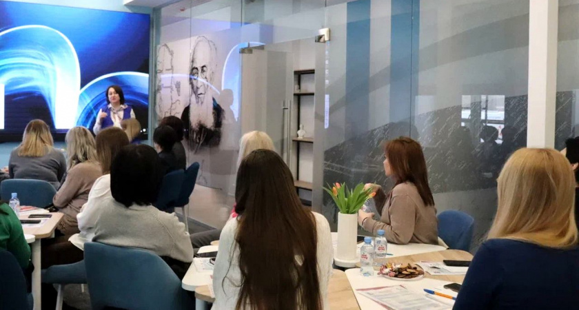 В Липецке открылся первый женский клуб «Мама работает»