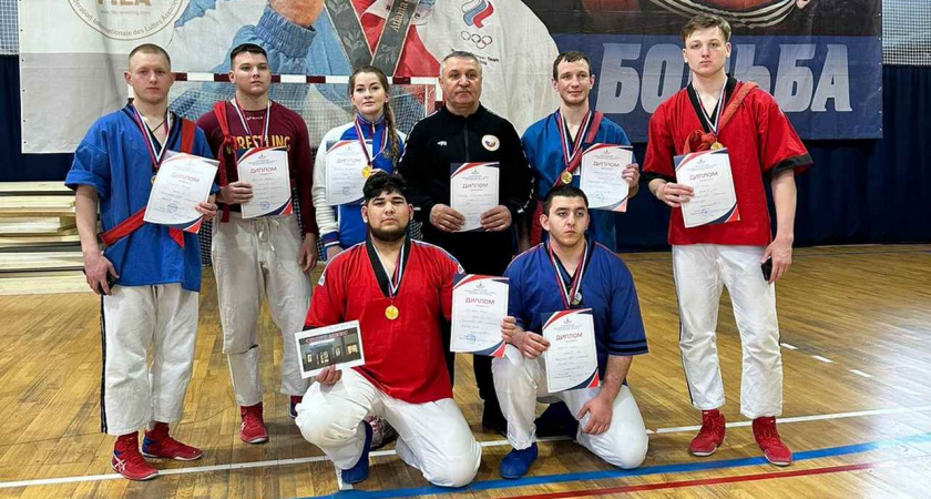 Сборная Липецкой области победила в чемпионате и первенстве ЦФО по борьбе на поясах