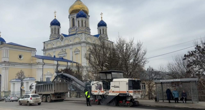  В Ельце приступили к восстановлению асфальта