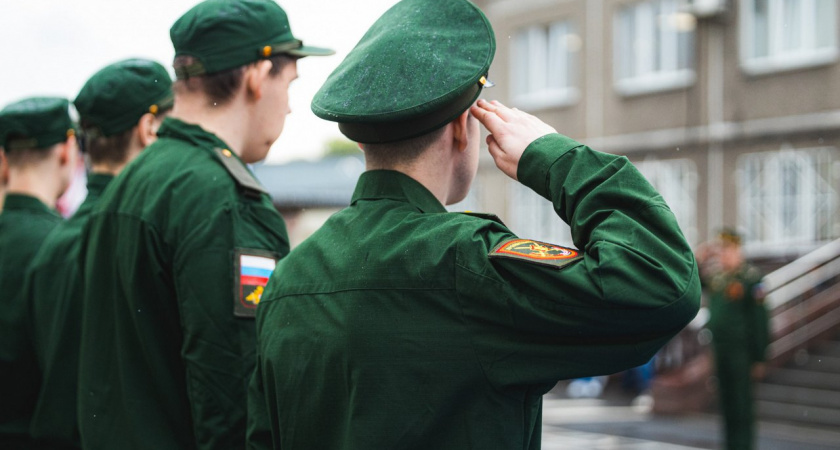 В Липецке прошла первая отправка призывников в рамках весеннего призыва