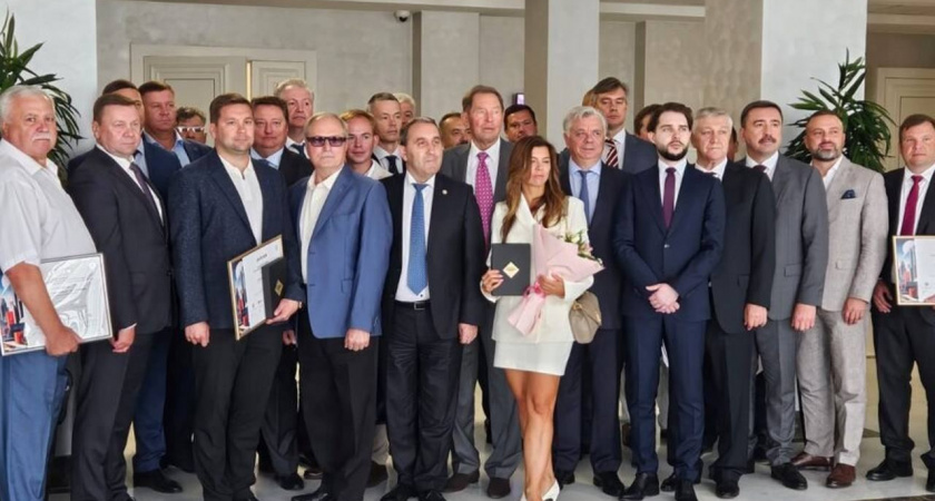 Липецких строителей наградили в Минстрое России