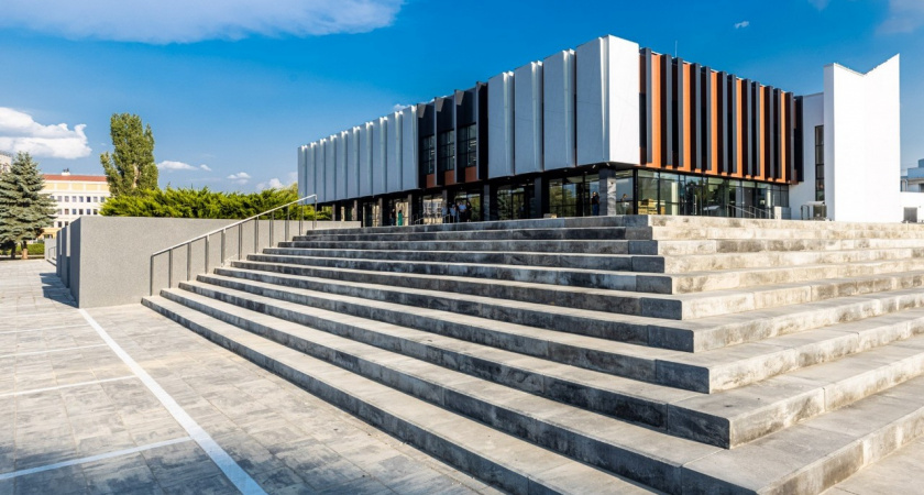 Концертный зал «Октябрь» в Липецке передали театру танца «Казаки России»