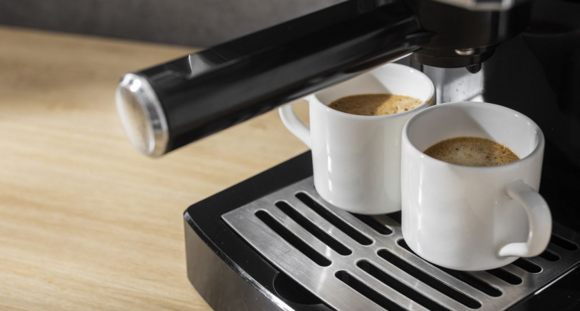 Кофе, зарядка и мысли о зарплате – как липчане борются с ленью на работе 