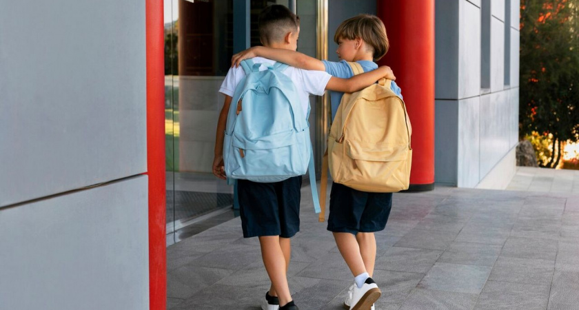 Запрет приема в школы не говорящих по-русски детей мигрантов поддерживают 65% липчан