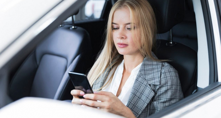 Липчане рассказали, чем занимаются в дороге на работу   