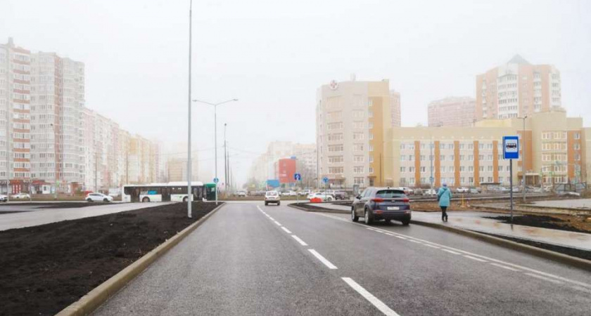 В Липецке с понедельника автобусы будут следовать по новому участку дороги на улице Белана