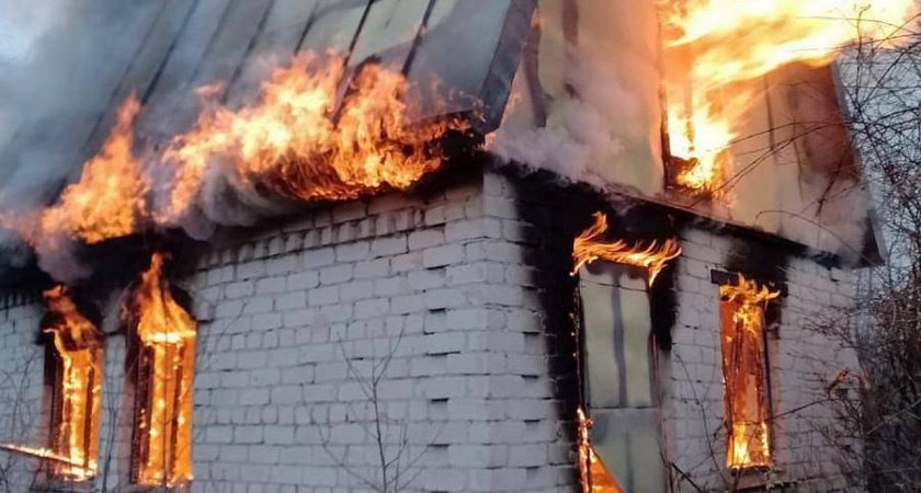 За прошедшую неделю липецкие пожарные потушили 11 пожаров