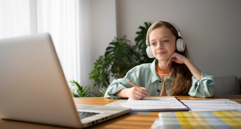 В Липецке на дистанционном обучении находятся дети 171 класса 