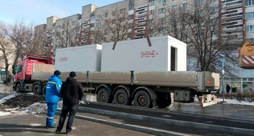 В Липецке установили еще два бетонных укрытия 