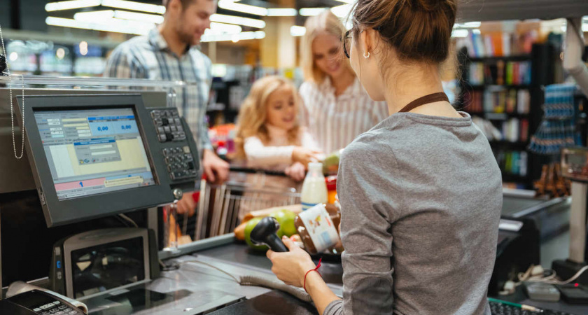 Липчане могут снять наличные с карты на кассе в 400 торговых точках