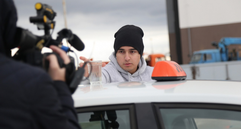 В Липецке у водителей такси проверят навыки вождения