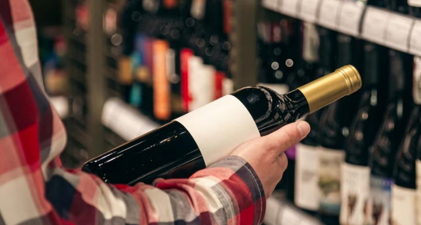 В Липецке суд не нашел оснований для штрафа сети «Красное&Белое» за неправильное хранение вина