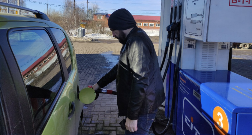 Бензин в Липецкой области вновь подорожал до 60 рублей