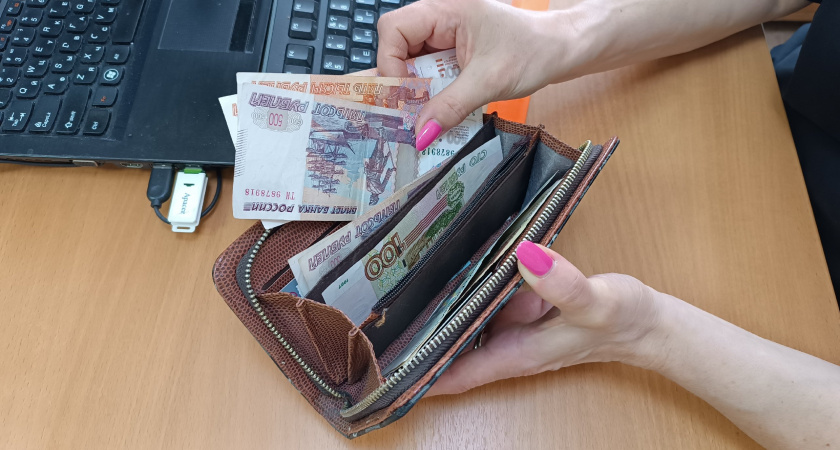В Липецкой области приставы ограничили выезд за границу более 43 тысячам должников