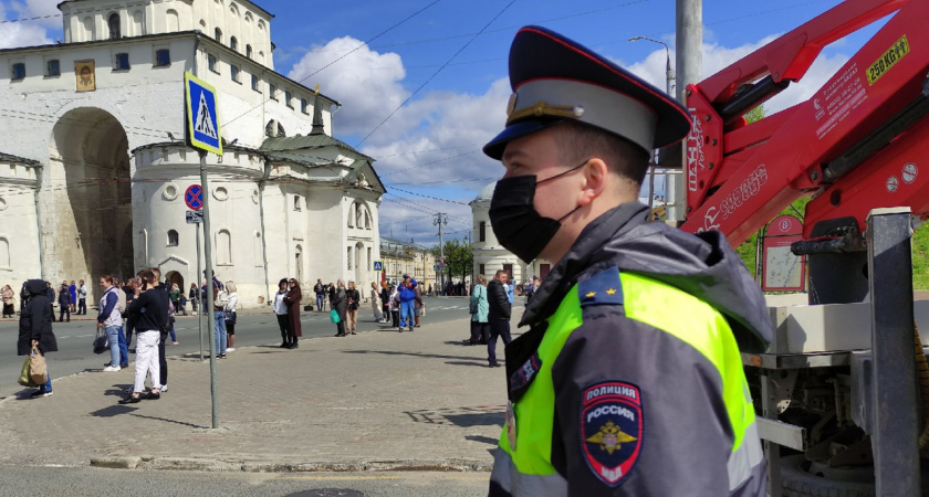Липецкие автоинспекторы открыли огонь во время погони
