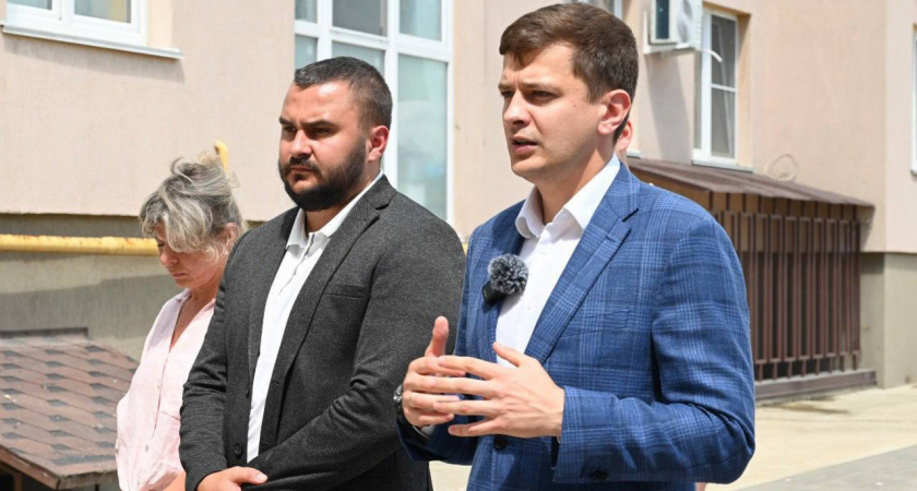 Жабин объяснил ельчанам порядок выплат за поврежденные авто