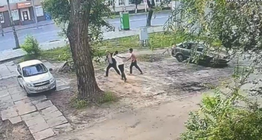 58-летний мужчина оказался в коме после нападения подростков в Липецке
