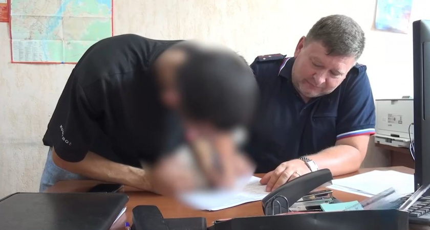 В Липецке 19-летнего водителя оштрафовали за матерные наклейки