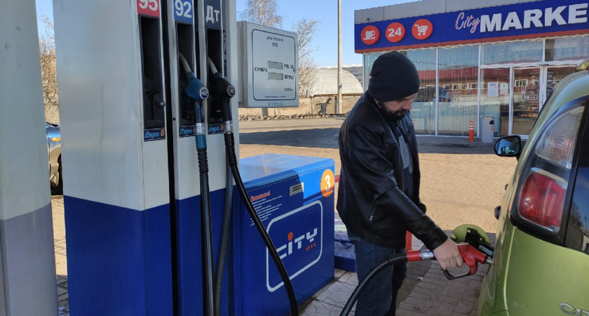Липецкстат вновь отметил рост цен на бензин
