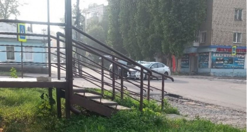 В липецком Ельце на перекрёстке в ДТП попали две иномарки