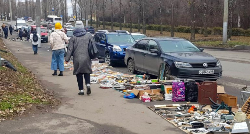 Блошиный рынок в 9-м микрорайоне отправят на «Спутник»