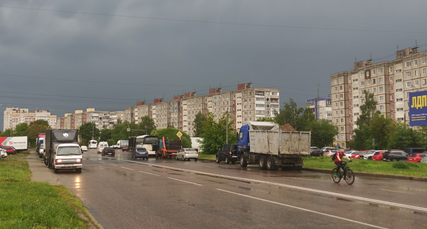МЧС: липчан экстренно предупредили о грозе и шквальном ветре
