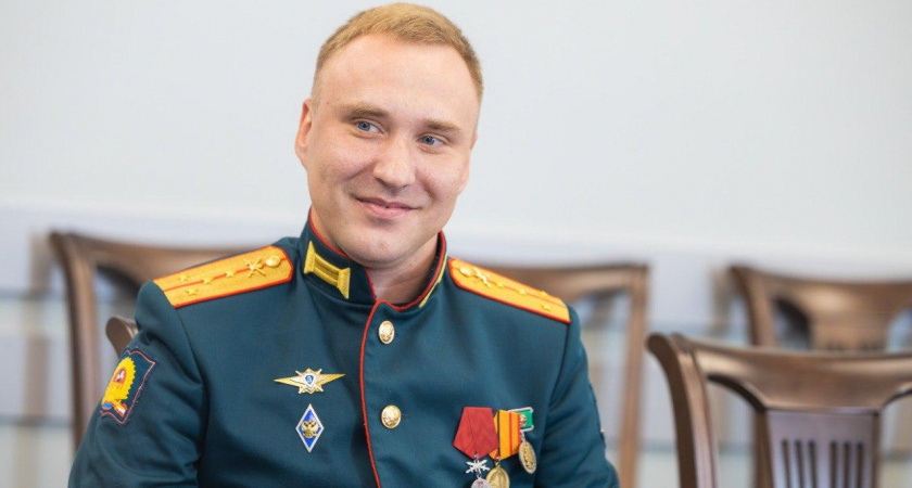 Артамонов представил боевого офицера Михаила Мохова