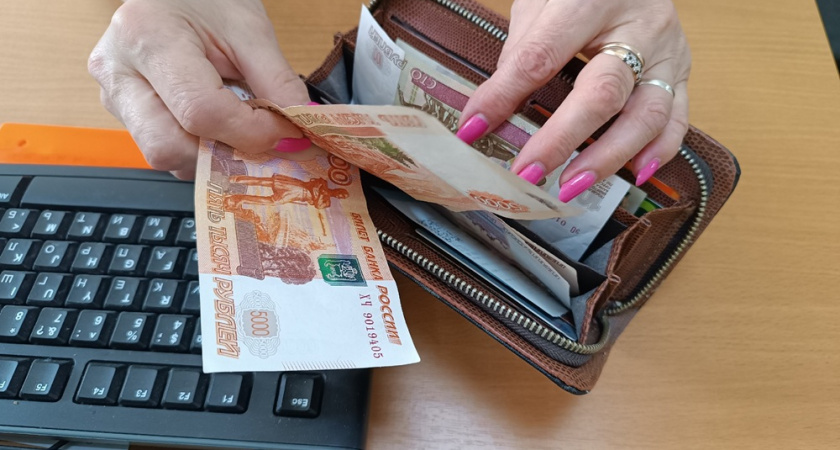 Россияне ликуют: уже в сентябре этим категориям граждан повысят выплаты - кто получит прибавку