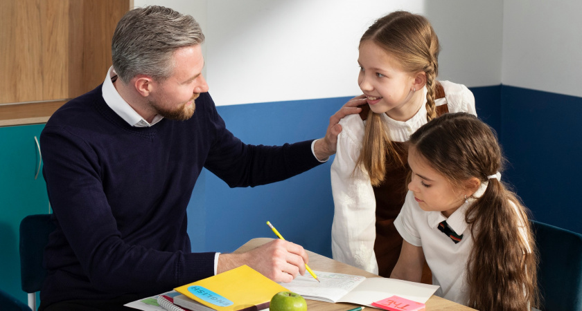 Лишь 5% липецких родителей хотят мужчину-учителя для первоклассника