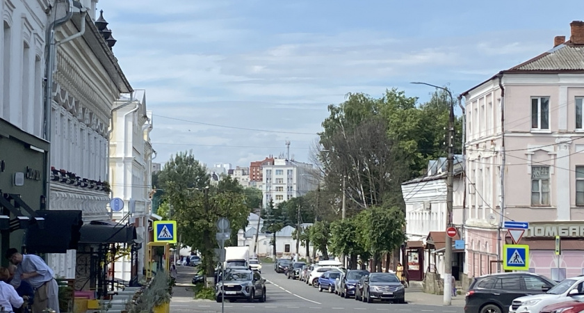 При ремонте памятника на площади Революции в Липецке обнаружили повреждения