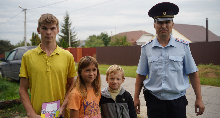 Общественники Липецкой области запустили программу помощи детям к учебному году