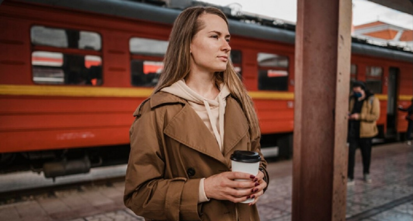 "Для кого ввели правила? Взяла верхнее боковое на два дня в пути, но внизу все это время спал мужик": реальная история из плацкарта