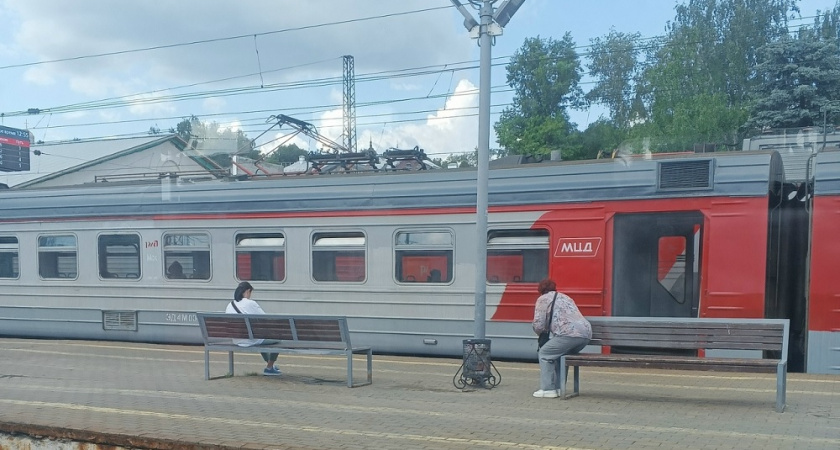 Мы с женой всегда берем в плацкарте полки по диагонали: сначала все удивляются, но потом понимают наш гениальный расчет