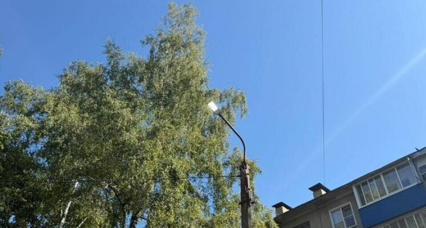 В Ельце привели в порядок уличные фонари на улице Коммунаров