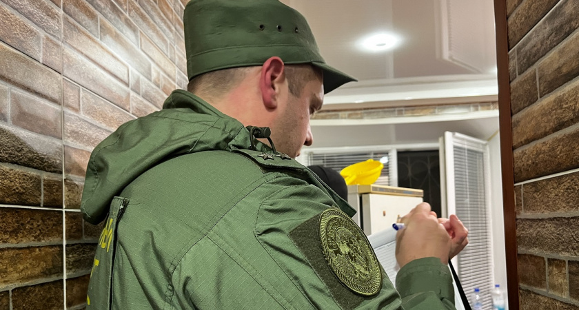 В Липецкой области мужчина поджег сожительницу и убил хозяина дома топором