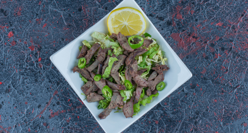 Из вареного мяса готовлю эту шикарную закуску: намного вкуснее рулетов и покупной колбасы 