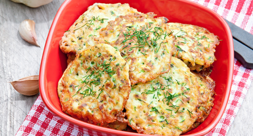 Когда жаришь вот так, кабачки не расползаются, курица не становится сухой — и в холодном виде всё так же аппетитно
