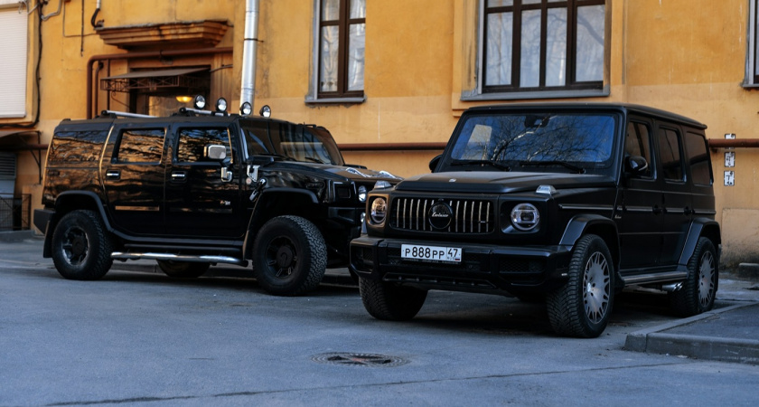 В Грязях Липецкой области остановили Hummer с поддельными номерами