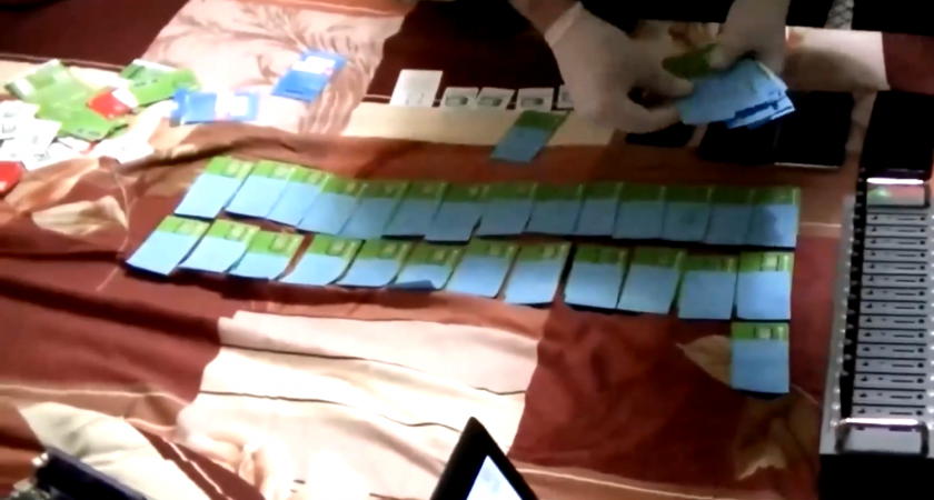 Силовики изъяли 10 тысяч сим-карт у преступников в Липецке