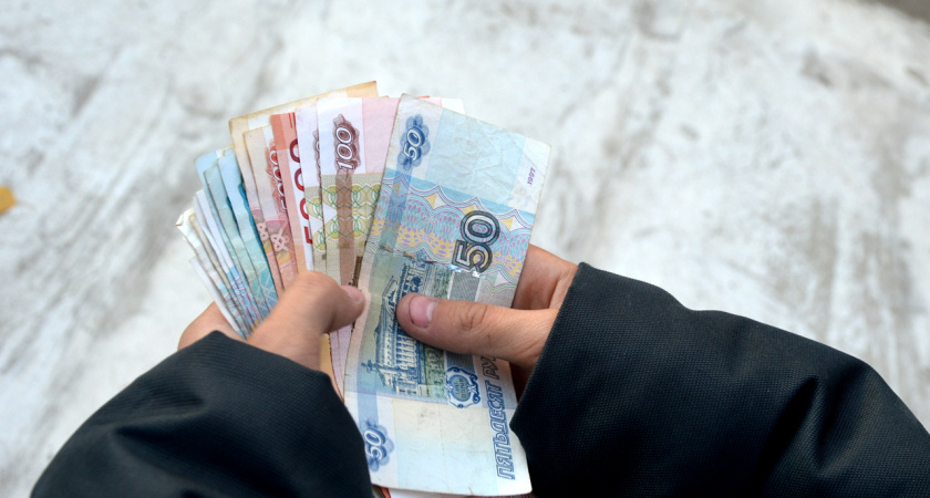 В Липецкой области чиновник заплатит 5 тысяч за отказ исправить имя на памятнике