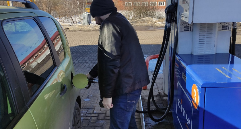 Сколько стоил бензин на советских АЗС: правда и мифы о том, когда содержать машину было дешевле